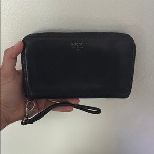 Fossil Black Leather Zip-Around Wristlet